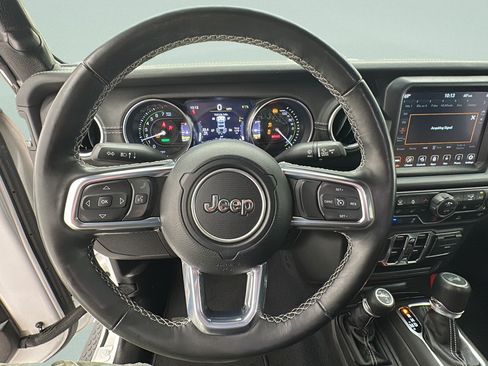 Used 2023 Jeep Wrangler Unlimited Sahara w/ Cold Weather Group AWD/4WD image 13