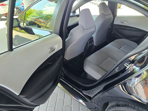 Used 2024 Toyota Corolla SE w/ SE Package FWD image 17