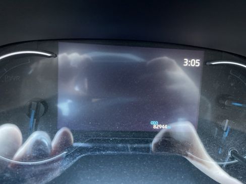 Used 2021 Toyota RAV4 XSE image 3