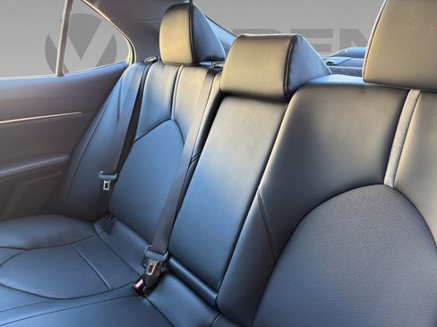 Used 2022 Toyota Camry XSE image 4