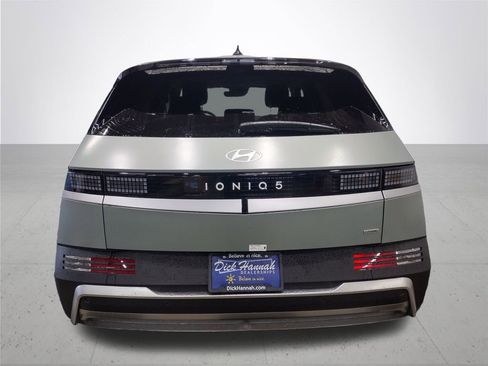 New 2026 Hyundai Ioniq 5 SEL image 12