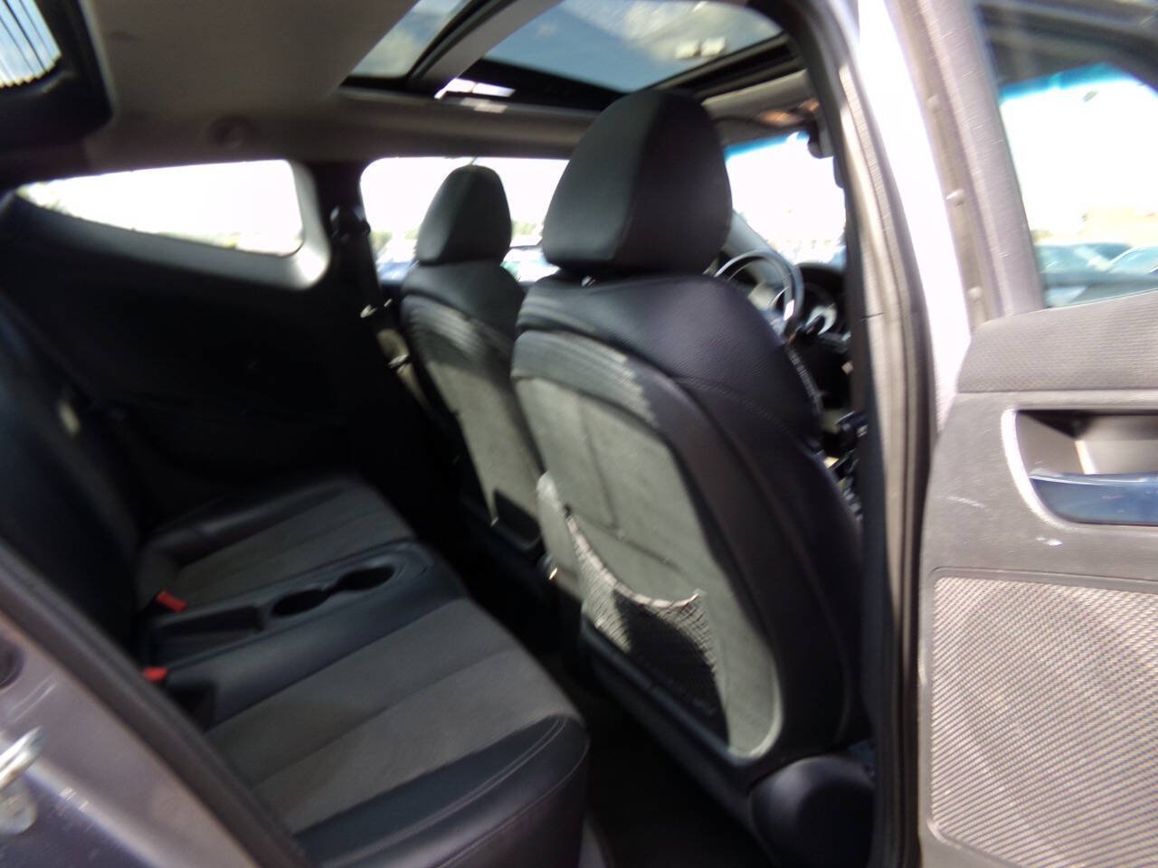 Used 2015 Hyundai Veloster w/ Option Group 03 FWD image 22