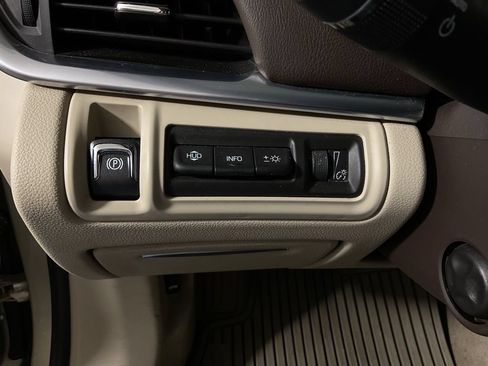 Used 2014 Cadillac XTS Premium FWD image 31