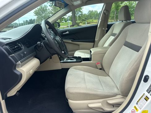 Used 2013 Toyota Camry FWD image 12
