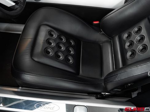 Used 2006 Ford GT RWD image 49