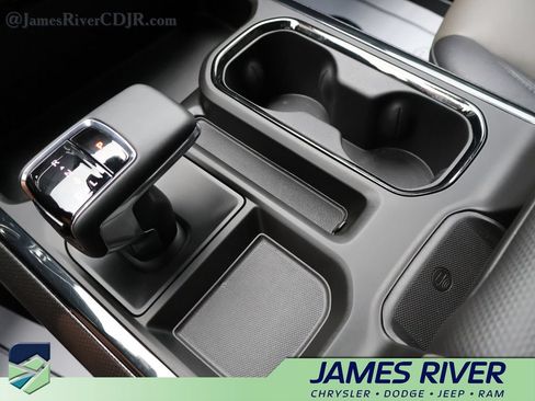 Used 2023 Chevrolet Silverado 1500 ZR2 w/ Technology Package AWD/4WD image 38
