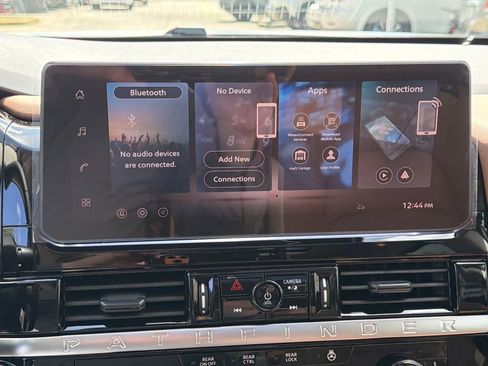New 2026 Nissan Pathfinder Platinum FWD image 26