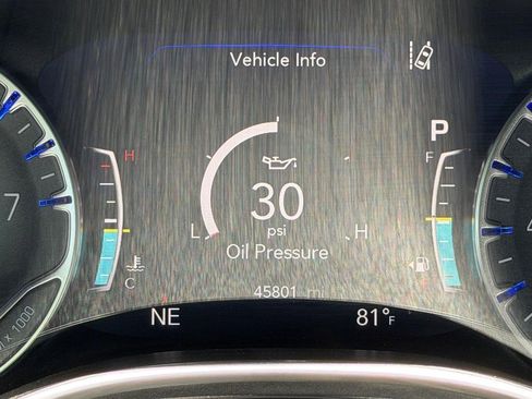 Used 2024 Chrysler Pacifica Touring-L FWD image 22