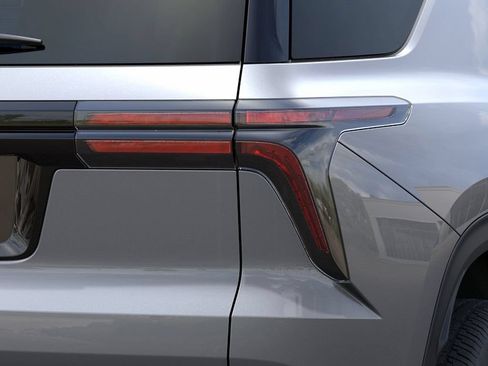 New 2026 Chevrolet Traverse LT w/ Driver Confidence Package AWD/4WD image 11