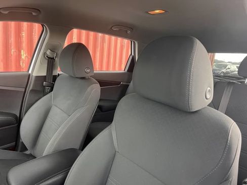 Used 2019 Kia Sorento FWD image 13
