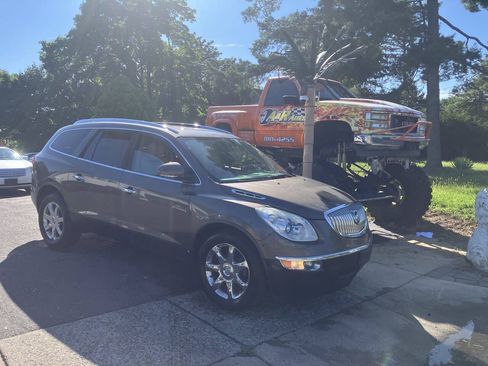 Used 2010 Buick Enclave CXL w/ Trailering Provision Package AWD/4WD image 2