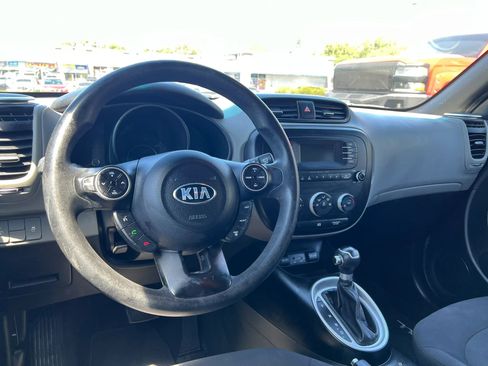 Used 2015 Kia Soul image 14