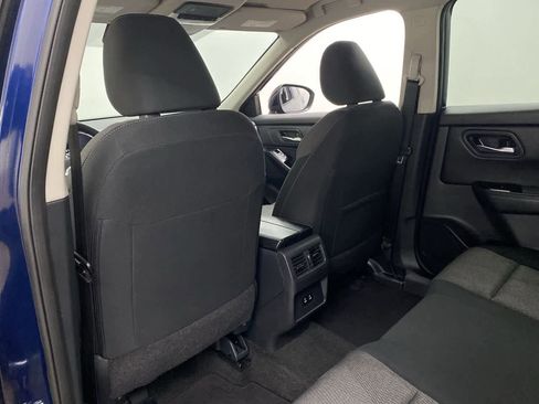 Used 2024 Nissan Rogue SV image 15