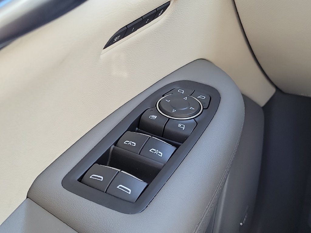 Used 2023 Cadillac XT5 Premium Luxury FWD image 20