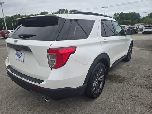 Used 2023 Ford Explorer XLT w/ Equipment Group 202A RWD image 4