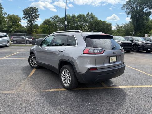 Used 2019 Jeep Cherokee Latitude w/ Popular Appearance Group FWD image 5