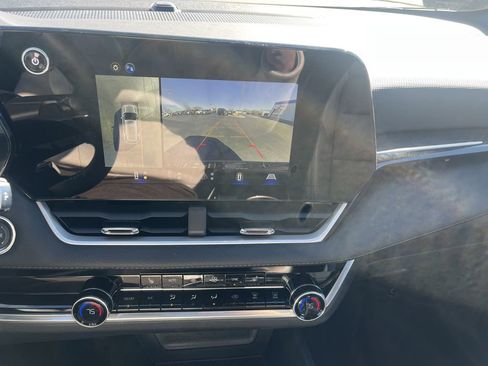 New 2026 Chevrolet Equinox LT w/ Convenience Package II image 11