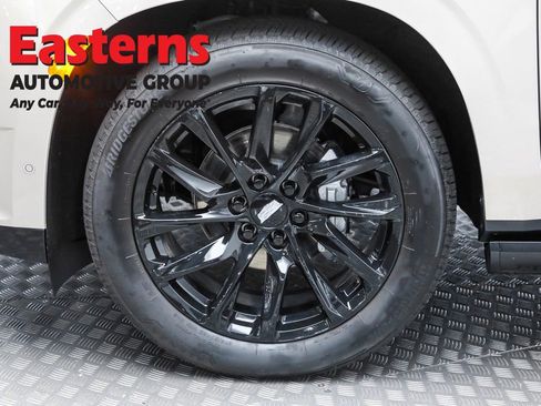 Used 2024 Cadillac Escalade Sport Platinum w/ LPO, ONYX Package image 36