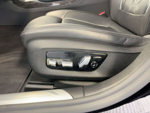 Certified 2022 BMW 740i xDrive w/ Premium Package image 13