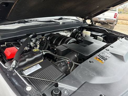 Used 2018 Chevrolet Suburban Premier AWD/4WD image 39