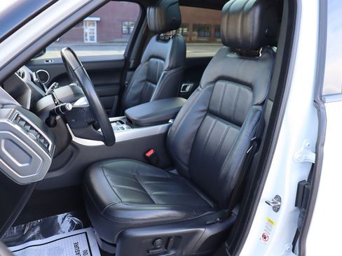 Used 2020 Land Rover Range Rover Sport SE image 13