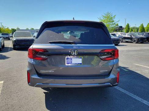 New 2026 Honda Odyssey Touring image 5