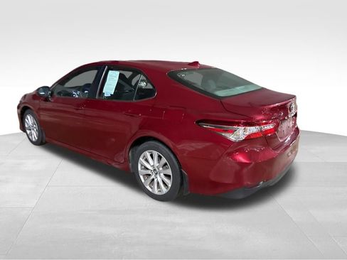 Used 2020 Toyota Camry LE image 8