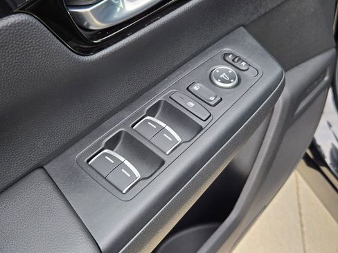 Used 2025 Honda CR-V EX-L image 12