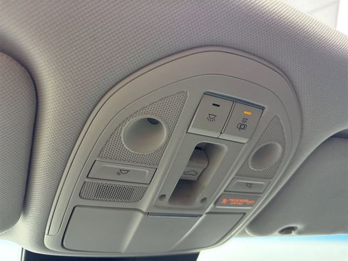 Used 2022 Genesis G70 2.0T w/ Prestige Package image 25