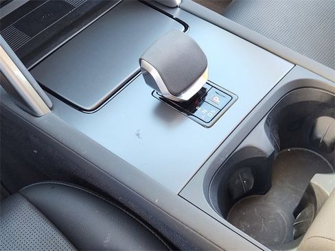 Used 2025 Land Rover Discovery Sport S image 19