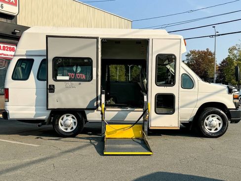 Used 2011 Ford E-350 and Econoline 350 Extended Super Duty w/ PWR Group RWD image 3