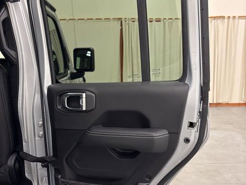 Used 2023 Jeep Wrangler Unlimited Sahara w/ Cold Weather Group image 41