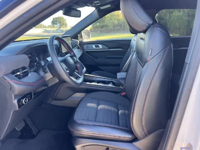 Used 2025 Ford Explorer ST-Line w/ Premium Package RWD image 11