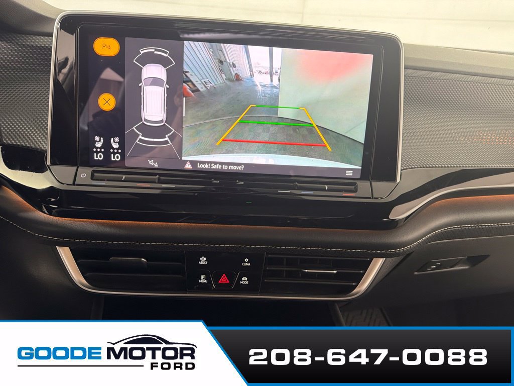 Used 2024 Volkswagen Atlas Cross Sport SEL R-Line AWD/4WD image 16