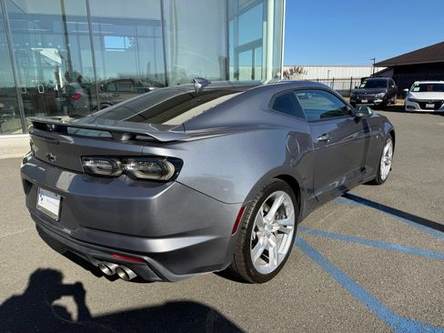 Used 2019 Chevrolet Camaro SS RWD image 8