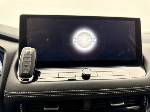 Used 2024 Nissan Rogue SL image 24