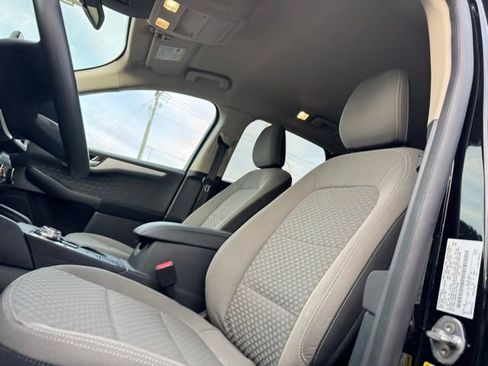 Certified 2020 Ford Escape SE image 9