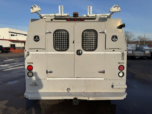 Used 2015 Ford F350 XLT w/ Trailer-Tow Prep Package image 6