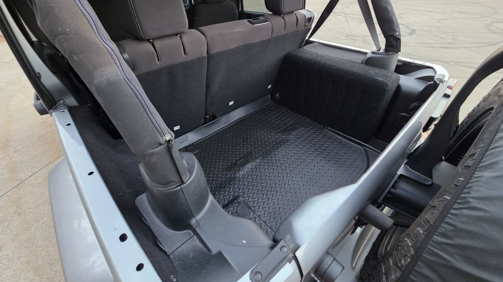 Used 2014 Jeep Wrangler Unlimited Sahara AWD/4WD image 40
