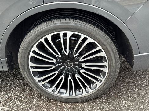 Used 2021 Lincoln Aviator Black Label w/ Class IV Trailer Tow Package image 19