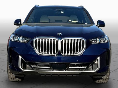 New 2026 BMW X5 xDrive50e image 3