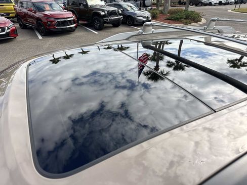 Used 2023 Nissan Pathfinder Platinum image 5