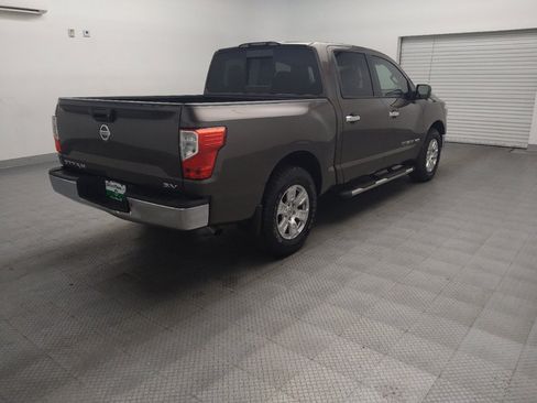 Used 2018 Nissan Titan SV RWD image 9