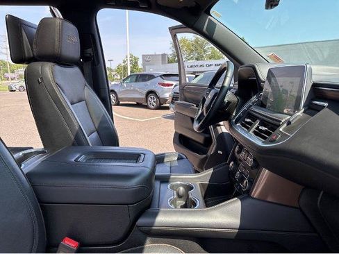 Used 2023 Chevrolet Tahoe High Country w/ Premium Package 2 AWD/4WD image 16