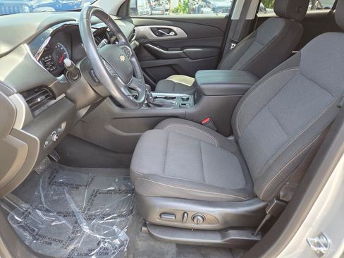 Used 2021 Chevrolet Traverse LT FWD image 24