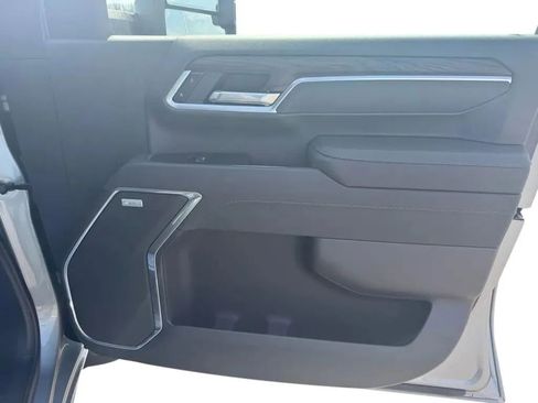 Used 2020 Chevrolet Silverado 1500 Custom w/ Custom Value Package image 15