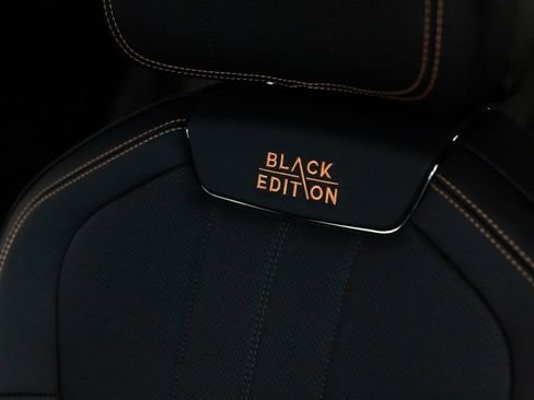 Used 2025 Bentley Flying Spur Plug-In Hybrid image 14