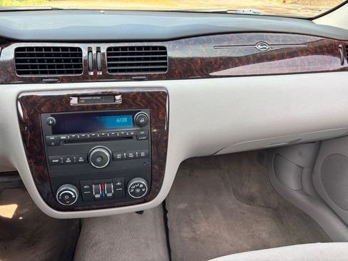 Used 2012 Chevrolet Impala LT FWD image 14