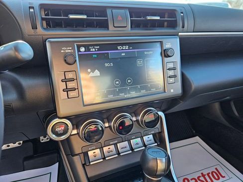 Used 2025 Toyota GR86 Premium w/ ALL Weather Mat Package (TMS) image 21