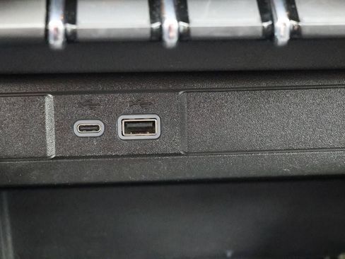 Used 2023 Chevrolet Colorado Trail Boss image 26